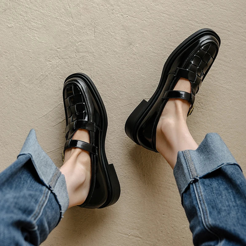 ISAVA | VINTAGE-STYLE RETRO FLATS