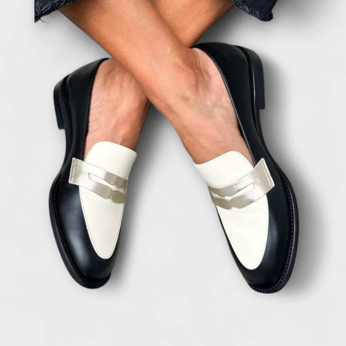 IRIS - ELEGANT BLACK LOAFERS