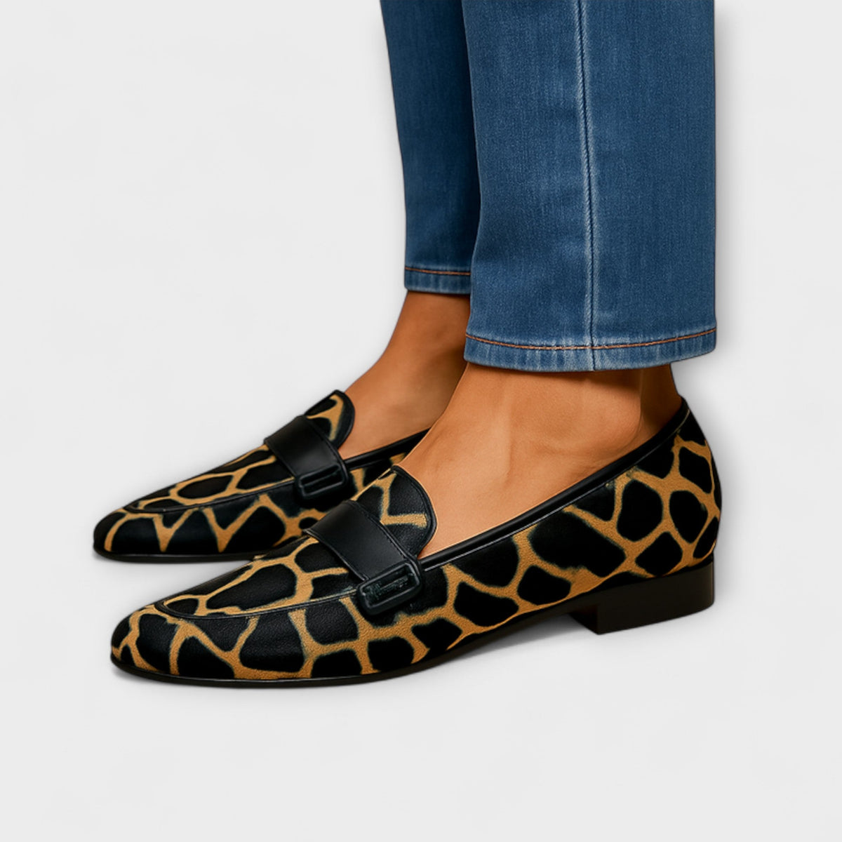 ESTELLE - STREAMLINED LOAFER